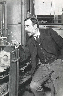 02William_Ramsay_working